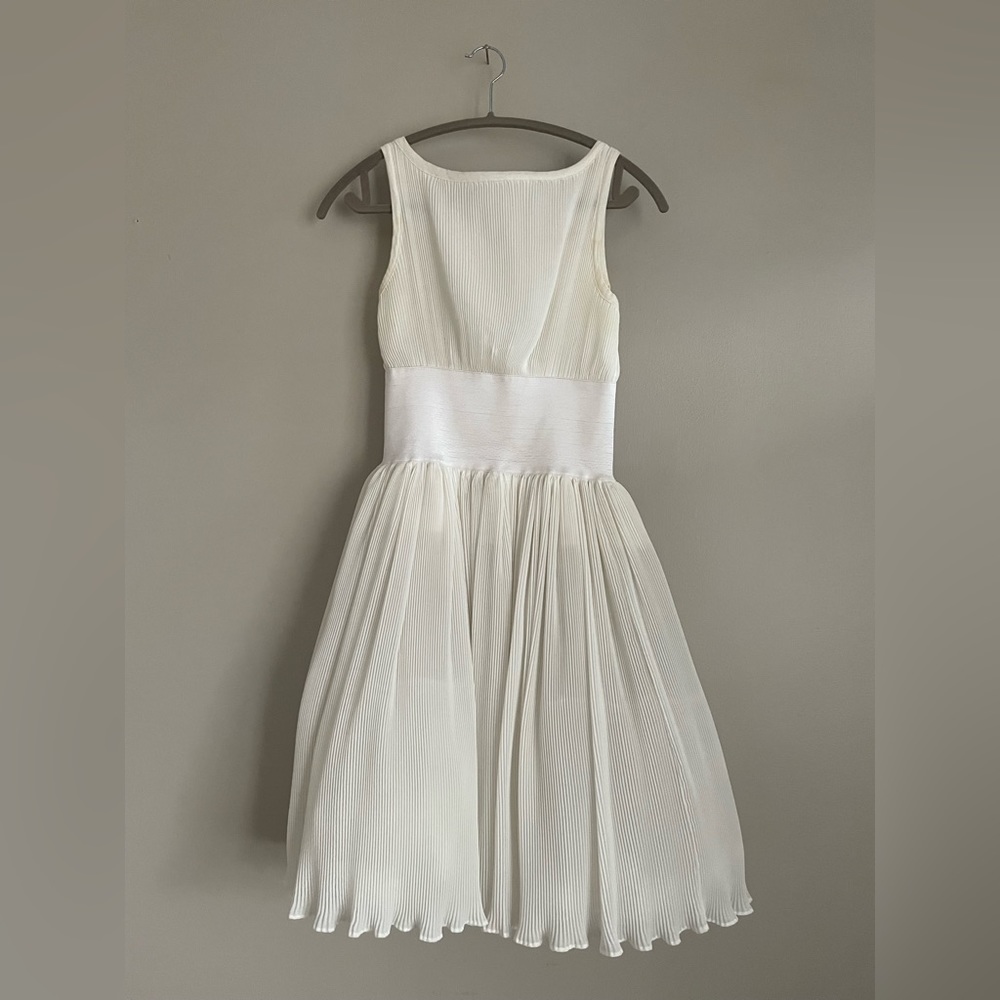 Mini pleated Vintage occasion dress in white /cream